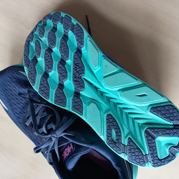 Hoka Purple Sneakers with Breathable Mesh Design - Picture 4 of 7